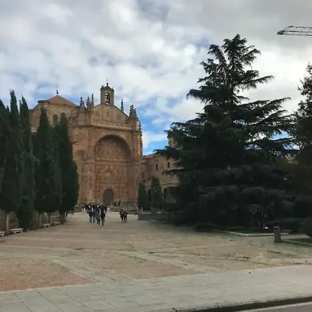 La Muralla De La Catedral